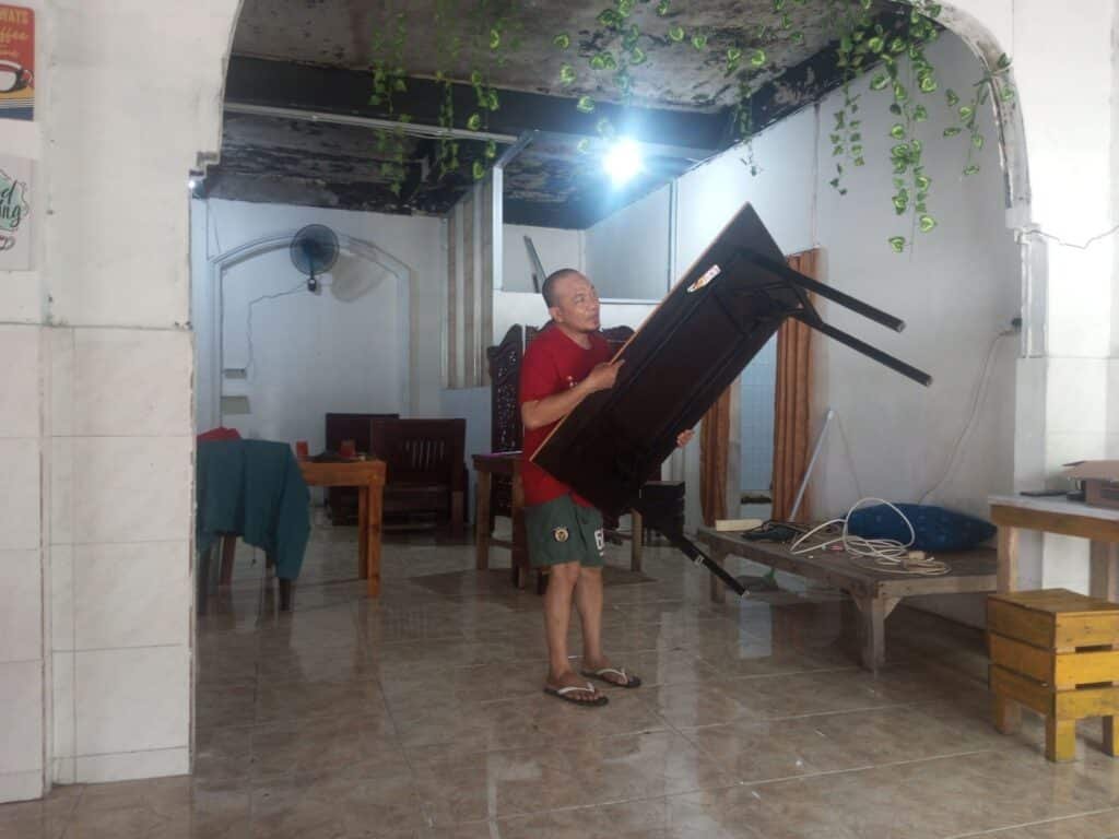 "Idol di Balik Warung Kopi: Perjalanan Baru Muh Hijrah dari Dunia Finance" 1 10003391317749345545706672986