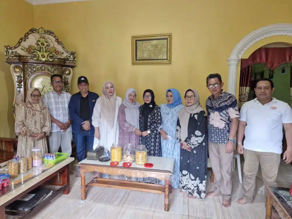 Rayakan ID, Wabup Selayar Silaturahim Bersama Keluarga Besar Mursalim di Desa Gunturu 3 Wabup Selayar Silaturahim Bersama Keluarga Besar Mursalim di Desa Gunturu