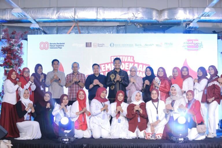 Dukung Pasar Tradisional, Pemko Gelar Fashion Show di Pasar Aceh Dukung Pasar Tradisional, Pemko Gelar Fashion Show di Pasar Aceh