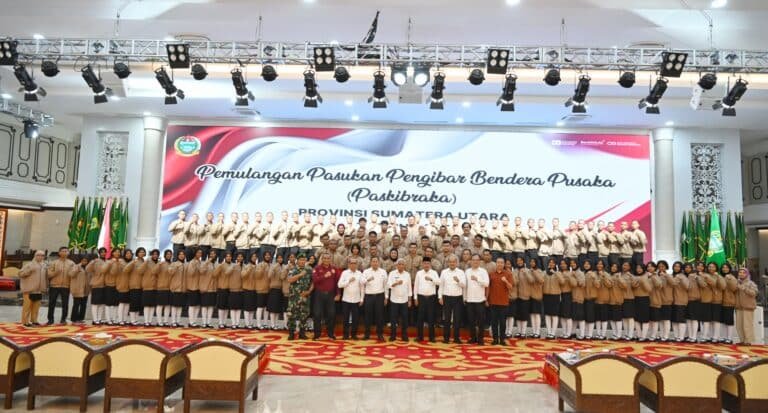 Wagub Surya Apresiasi Keberhasilan Paskibraka Sumut 2025 Laksanakan Tugas, Diharapkan Jadi Duta Anti Narkoba di Daerah Wagub Surya Apresiasi Keberhasilan Paskibraka Sumut 2025 Laksanakan Tugas, Diharapkan Jadi Duta Anti Narkoba di Daerah